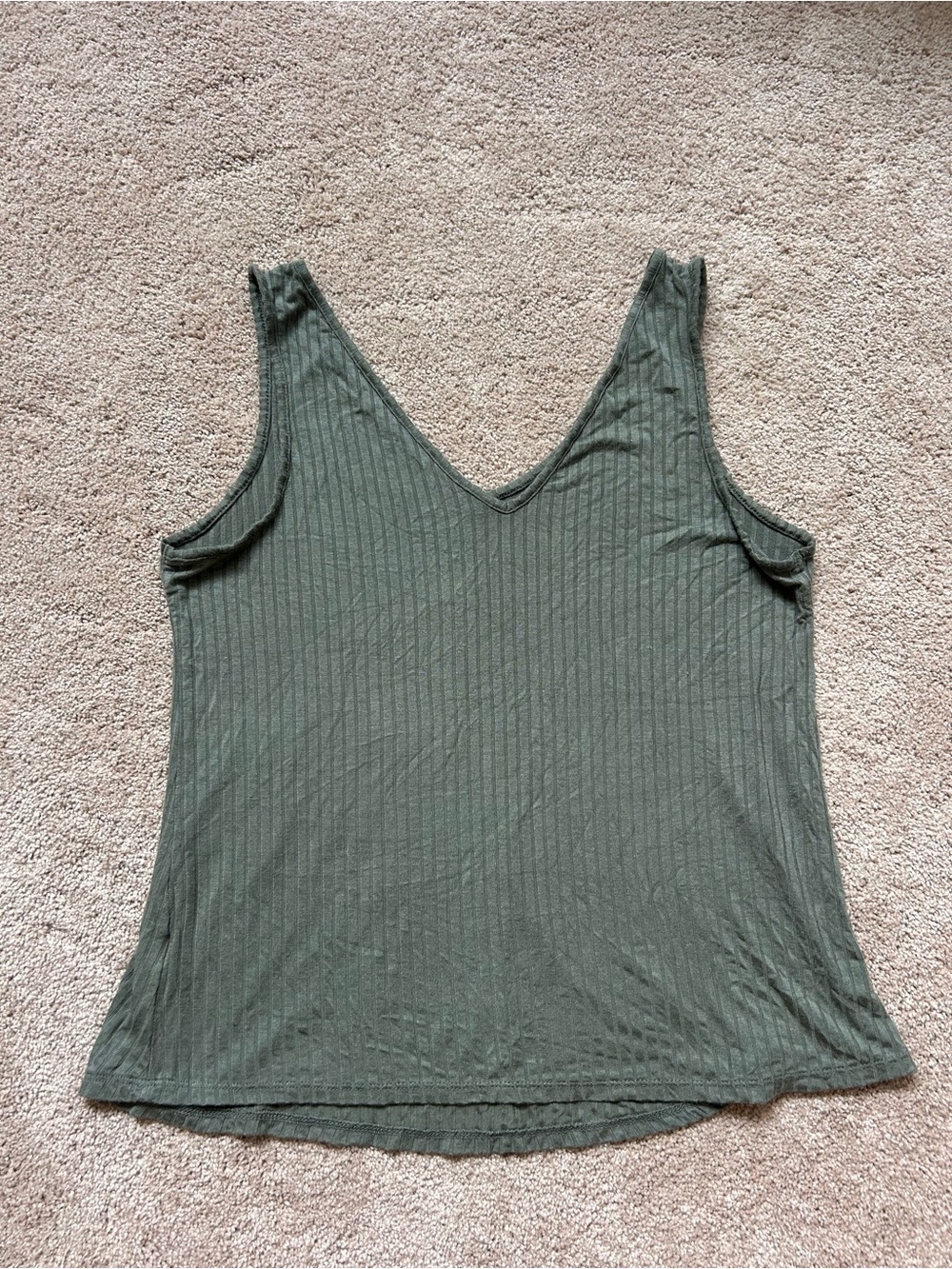 Mudd Olive Green Ribbed V-Neck Tank - Picture 4 of 4